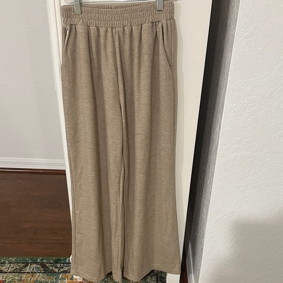 Set - Picture 5 of 10